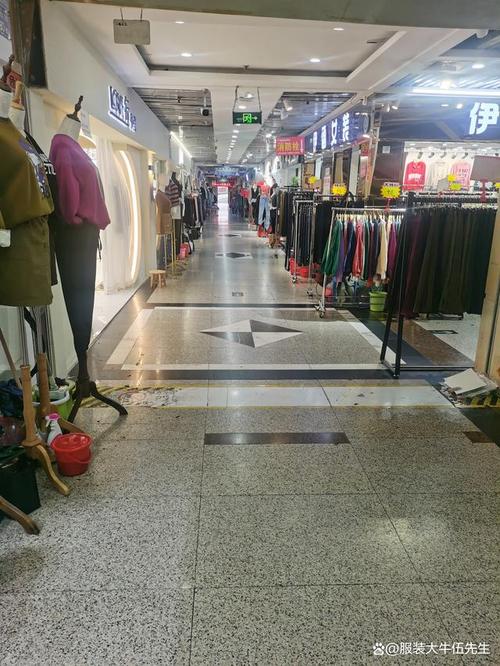 服装批发市场还能持续年前火爆场面?逛街好去处
