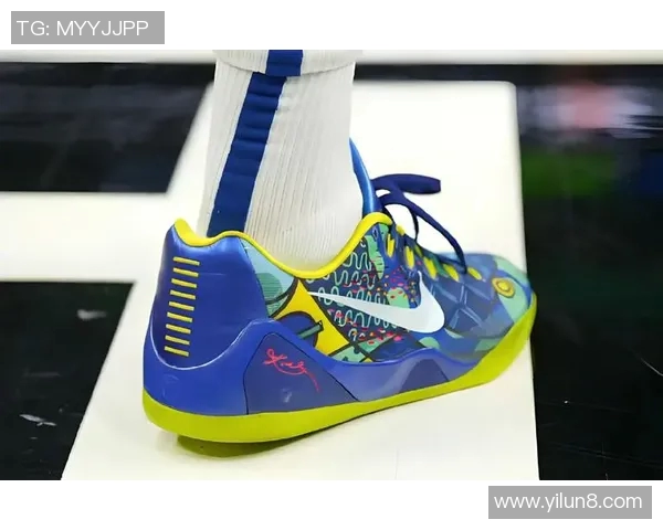 聚焦足球场球星脚下装备探秘最受欢迎的球鞋品牌与设计趋势分析 聚焦足球场球星脚下装备探秘最受欢迎的球鞋品牌与设计趋势分析