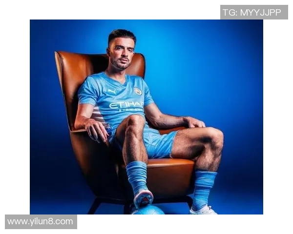 足球球星儿子惊艳亮相 长相遗传父亲基因引发热议