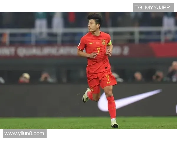 中国男足球星代表人物及其职业生涯成就全面分析